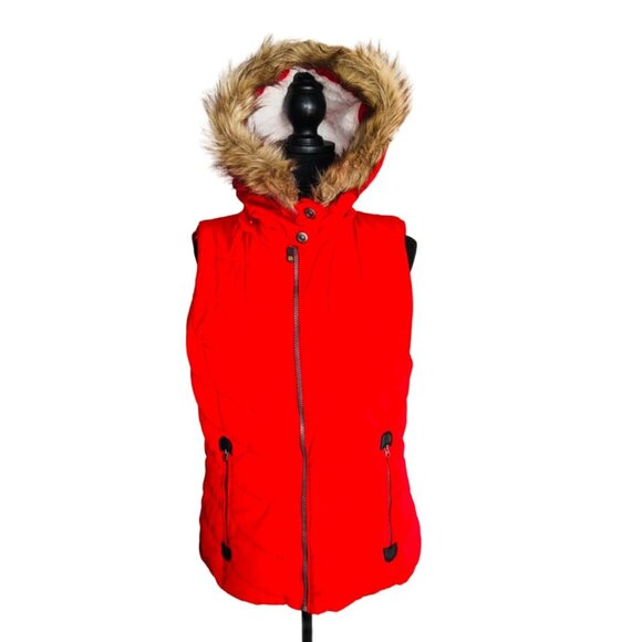 Red Soft Quilted Hooded Vest Fleece Lined Faux Fur Trim Green Tea L/G Outdoor - Picture 1 of 14